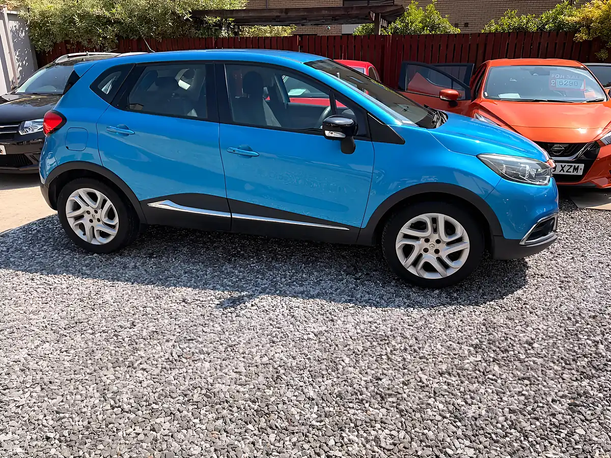 Used 2016 Renault Captur Dynamique Nav Blue - Interior and Exterior details 15
