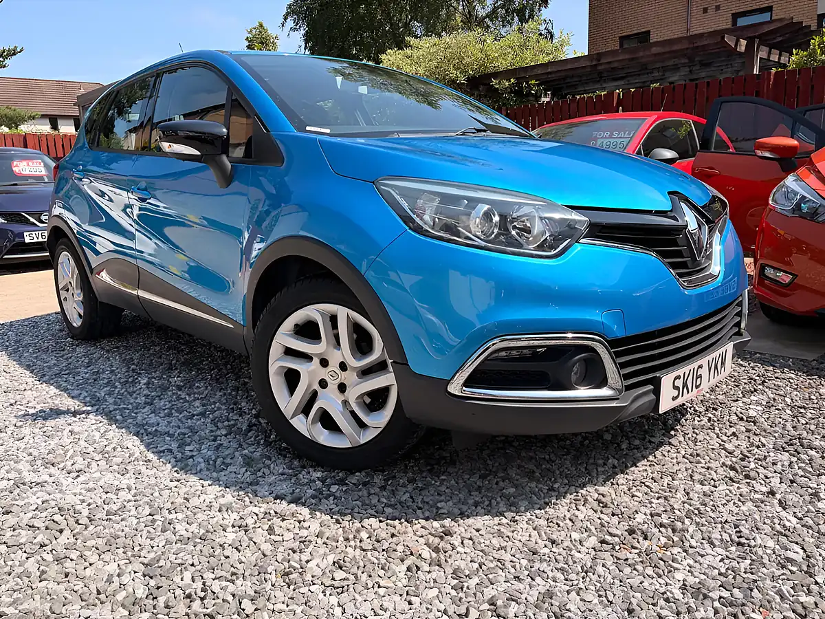 Used 2016 Renault Captur Dynamique Nav Blue - Interior and Exterior details 18
