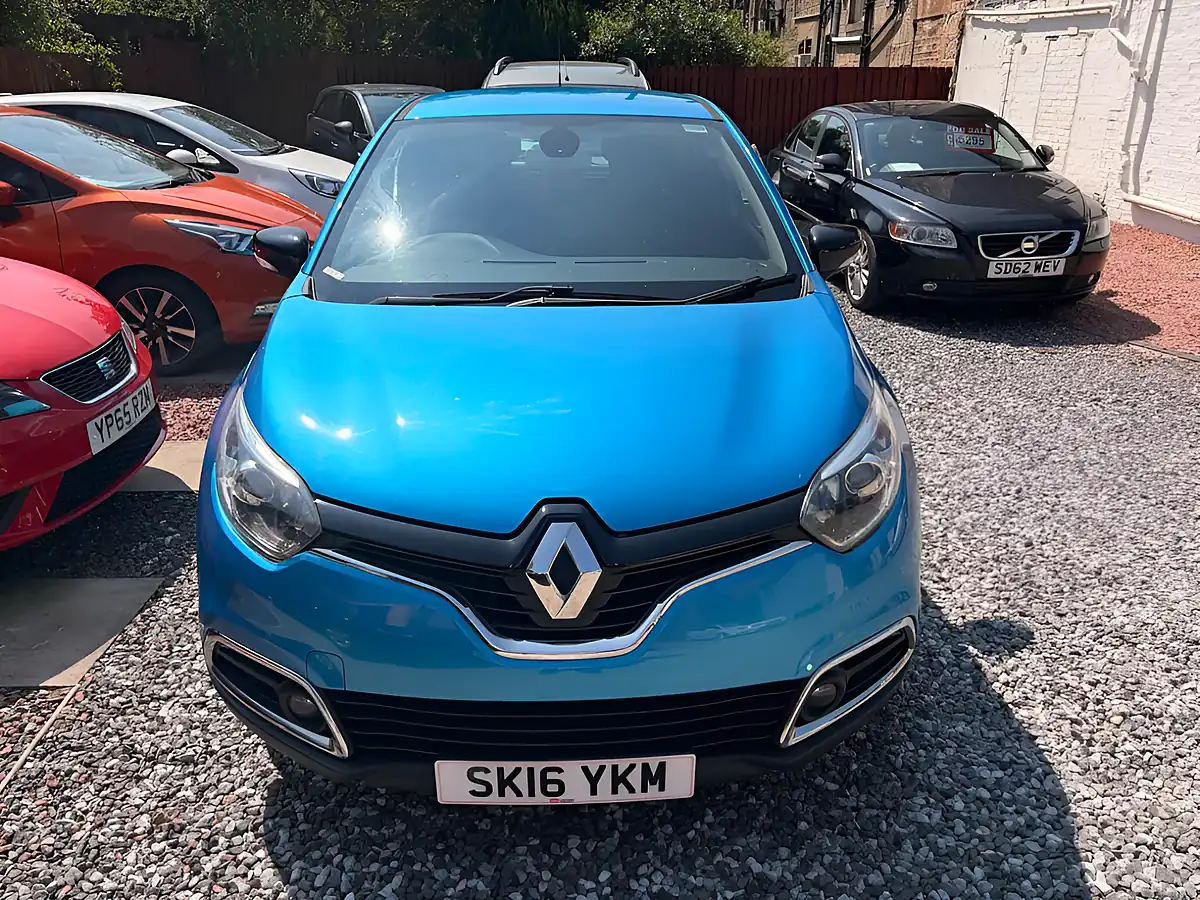 Used 2016 Renault Captur Dynamique Nav Blue - Interior and Exterior details 3