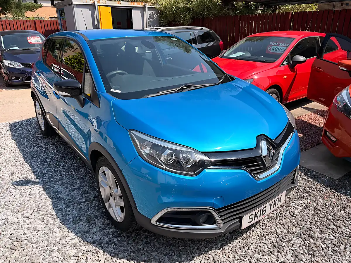 Used 2016 Renault Captur Dynamique Nav Blue - Interior and Exterior details 7