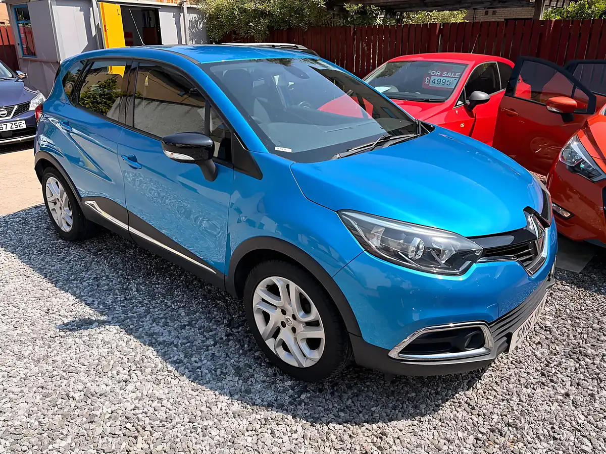 Used 2016 Renault Captur Dynamique Nav Blue - Interior and Exterior details 8