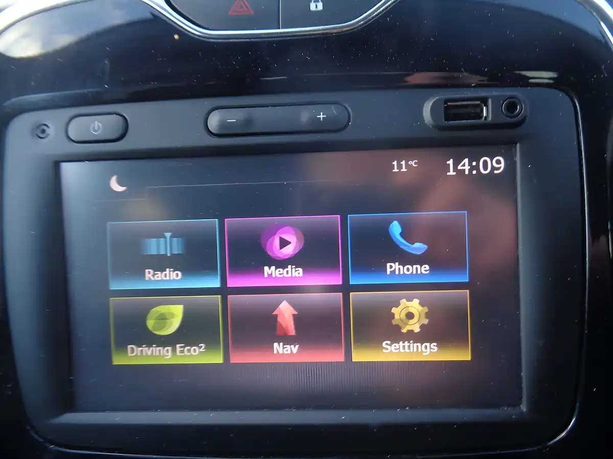Used 2016 Renault Captur Dynamique Nav Blue - Interior and Exterior details 14