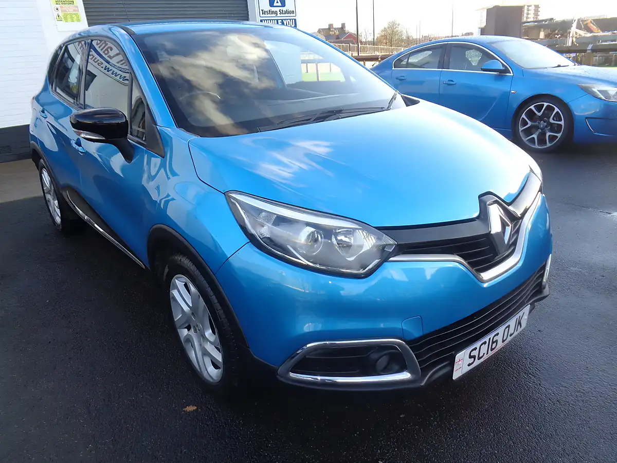Used 2016 Renault Captur Dynamique Nav Blue - Interior and Exterior details 2