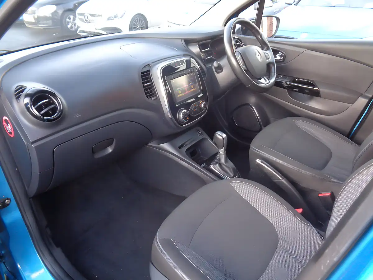 Used 2016 Renault Captur Dynamique Nav Blue - Interior and Exterior details 20