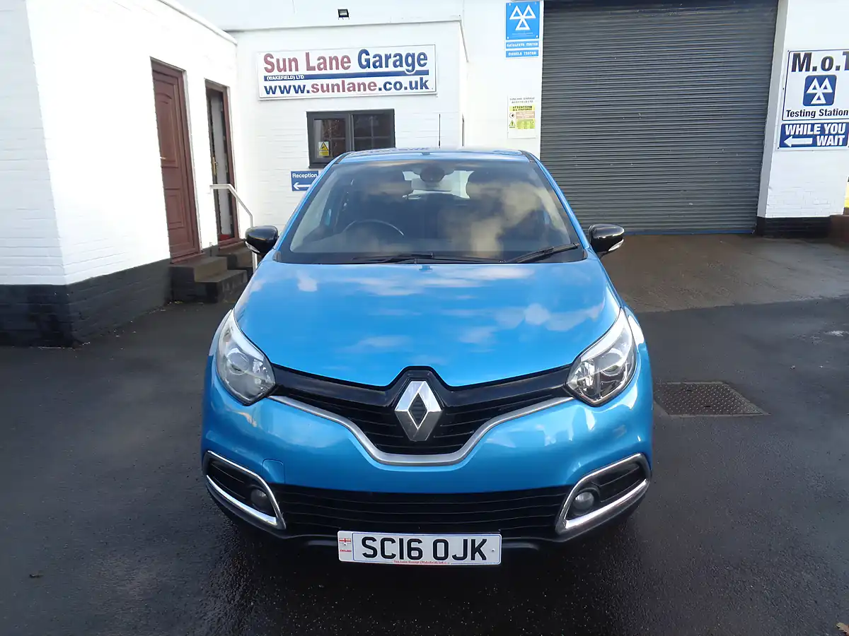 Used 2016 Renault Captur Dynamique Nav Blue - Interior and Exterior details 3