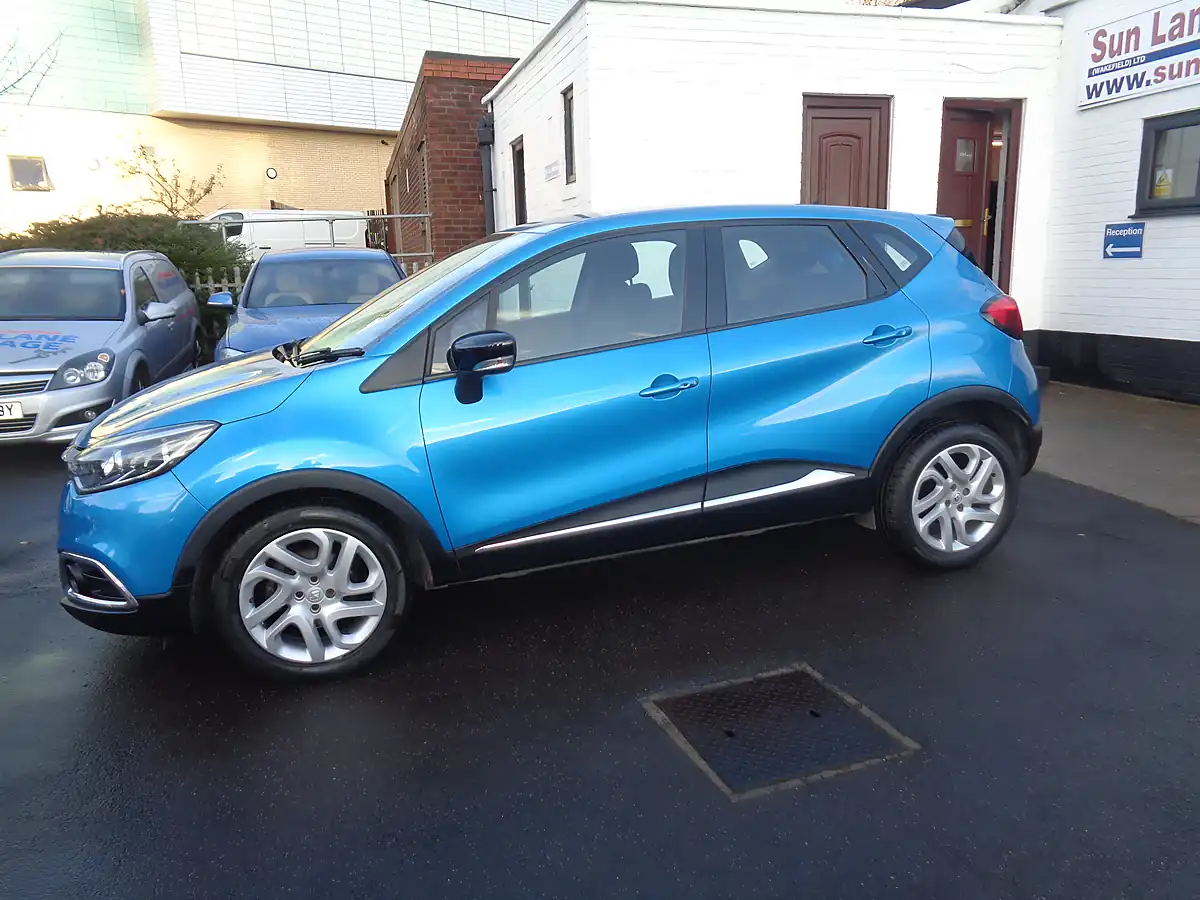 Used 2016 Renault Captur Dynamique Nav Blue - Interior and Exterior details 5