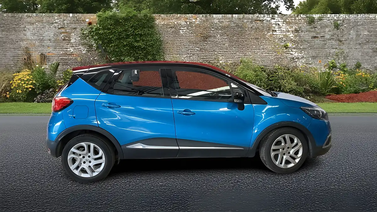 Used 2016 Renault Captur Dynamique Nav Blue - Interior and Exterior details 4