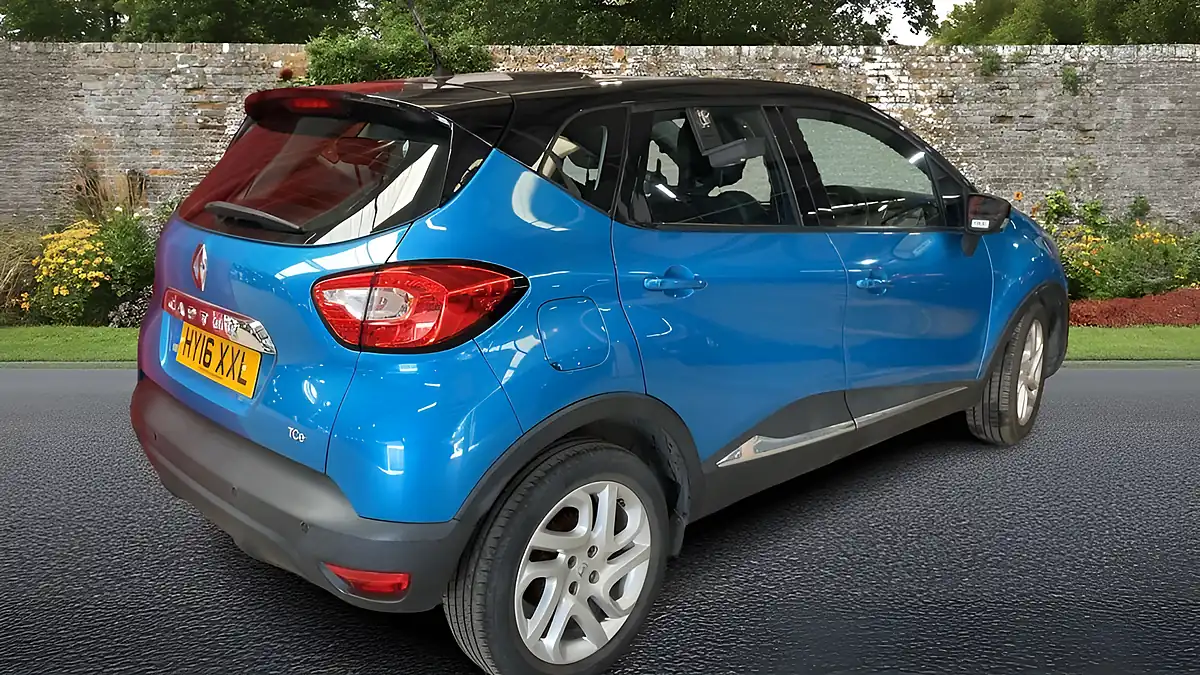 Used 2016 Renault Captur Dynamique Nav Blue - Interior and Exterior details 6