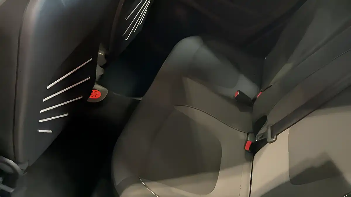 Used 2016 Renault Captur Dynamique Nav Blue - Interior and Exterior details 9