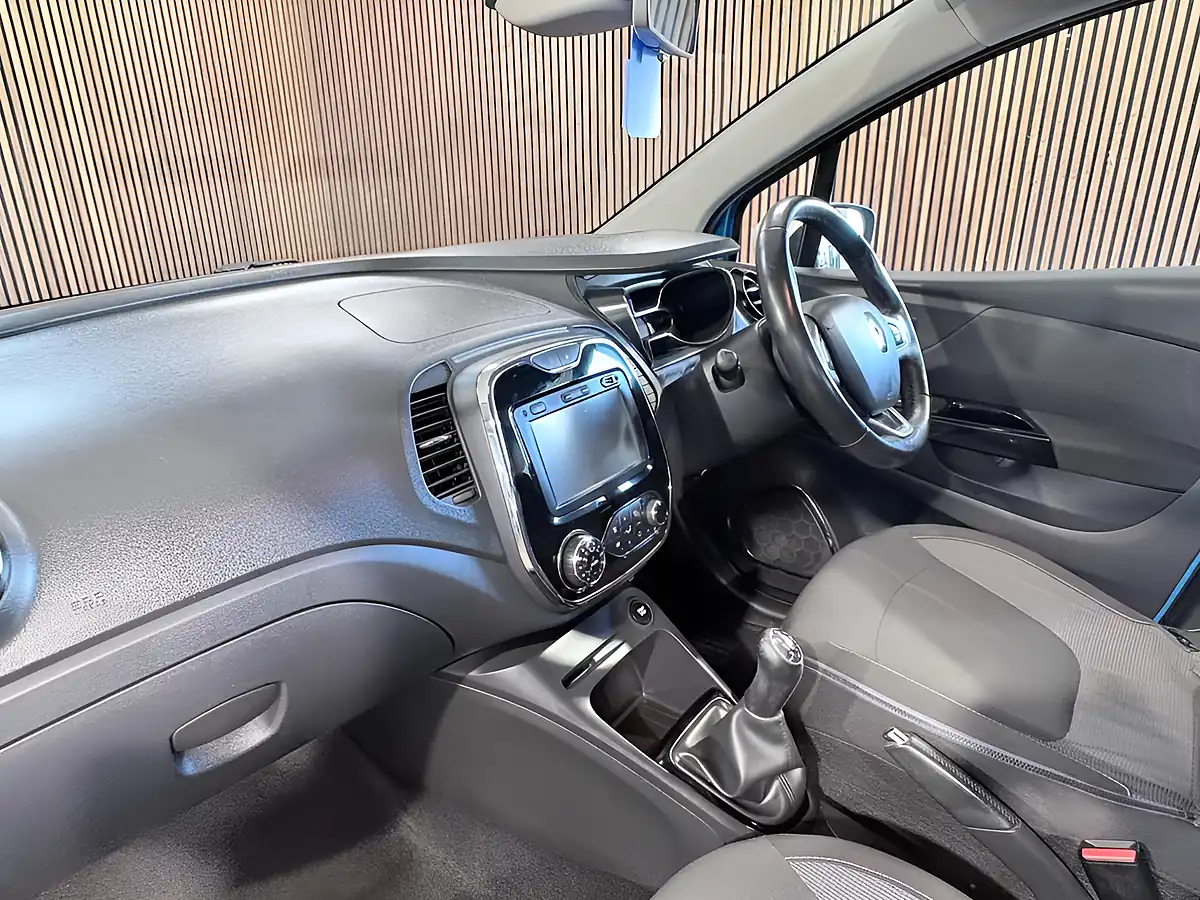 Used 2016 Renault Captur Dynamique Nav Blue - Interior and Exterior details 10
