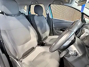 Used 2016 Renault Captur Dynamique Nav Blue - Interior and Exterior details 12