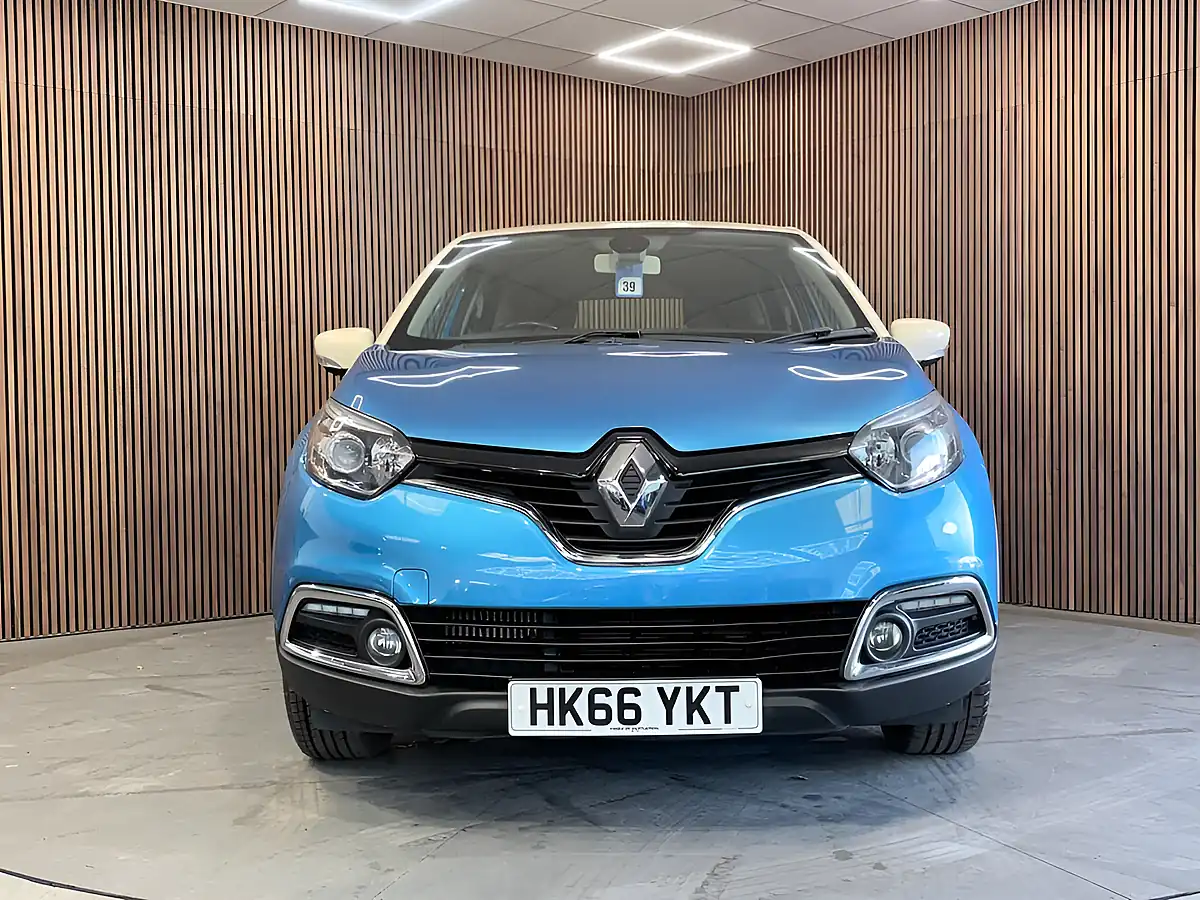 Used 2016 Renault Captur Dynamique Nav Blue - Interior and Exterior details 3