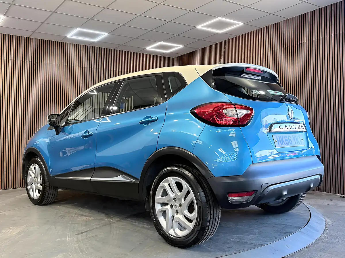 Used 2016 Renault Captur Dynamique Nav Blue - Interior and Exterior details 4