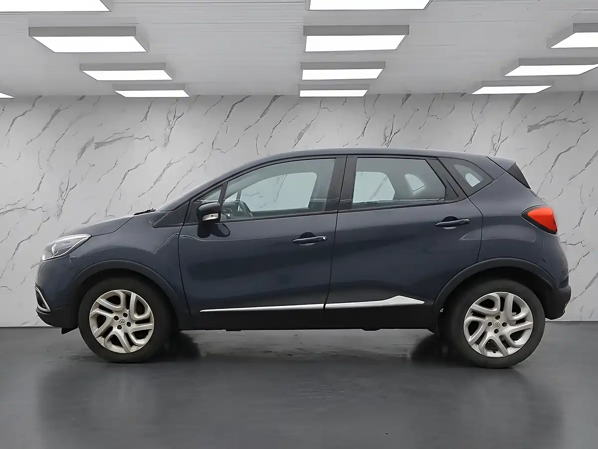 Used 2016 Renault Captur Dynamique Nav Blue - Interior and Exterior details 6