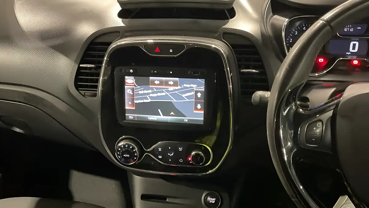 Used 2016 Renault Captur Dynamique Nav Blue - Interior and Exterior details 8