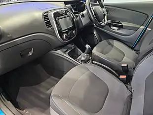 Used 2016 Renault Captur Dynamique Nav Blue - Interior and Exterior details 15