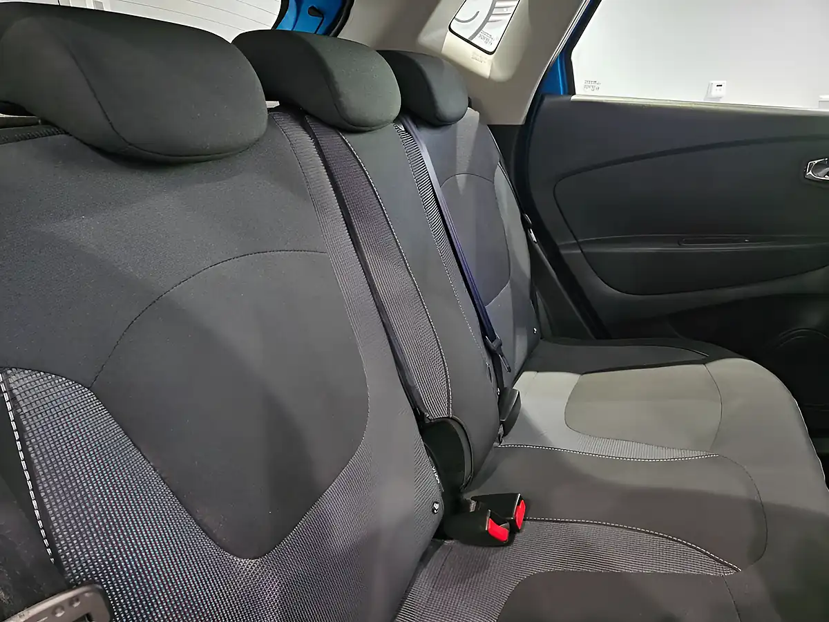 Used 2016 Renault Captur Dynamique Nav Blue - Interior and Exterior details 16