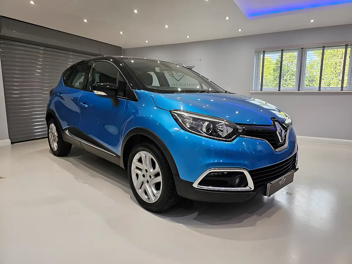 Used 2016 Renault Captur Dynamique Nav Blue - Interior and Exterior details 3