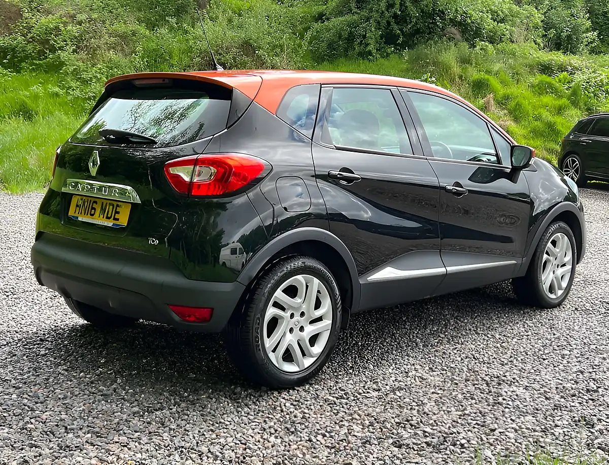 Used 2016 Renault Captur Dynamique Nav Diamond Black - Interior and Exterior details 3