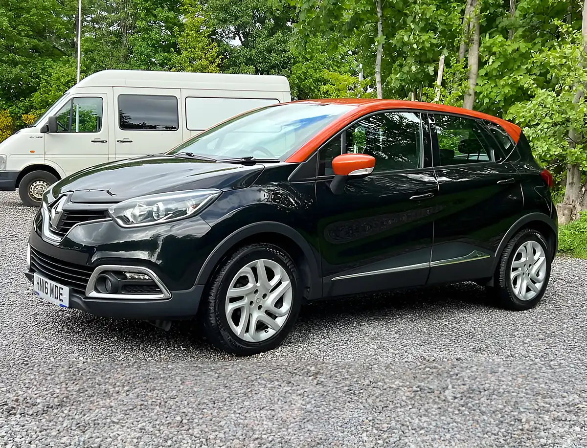 Used 2016 Renault Captur Dynamique Nav Diamond Black - Interior and Exterior details 7