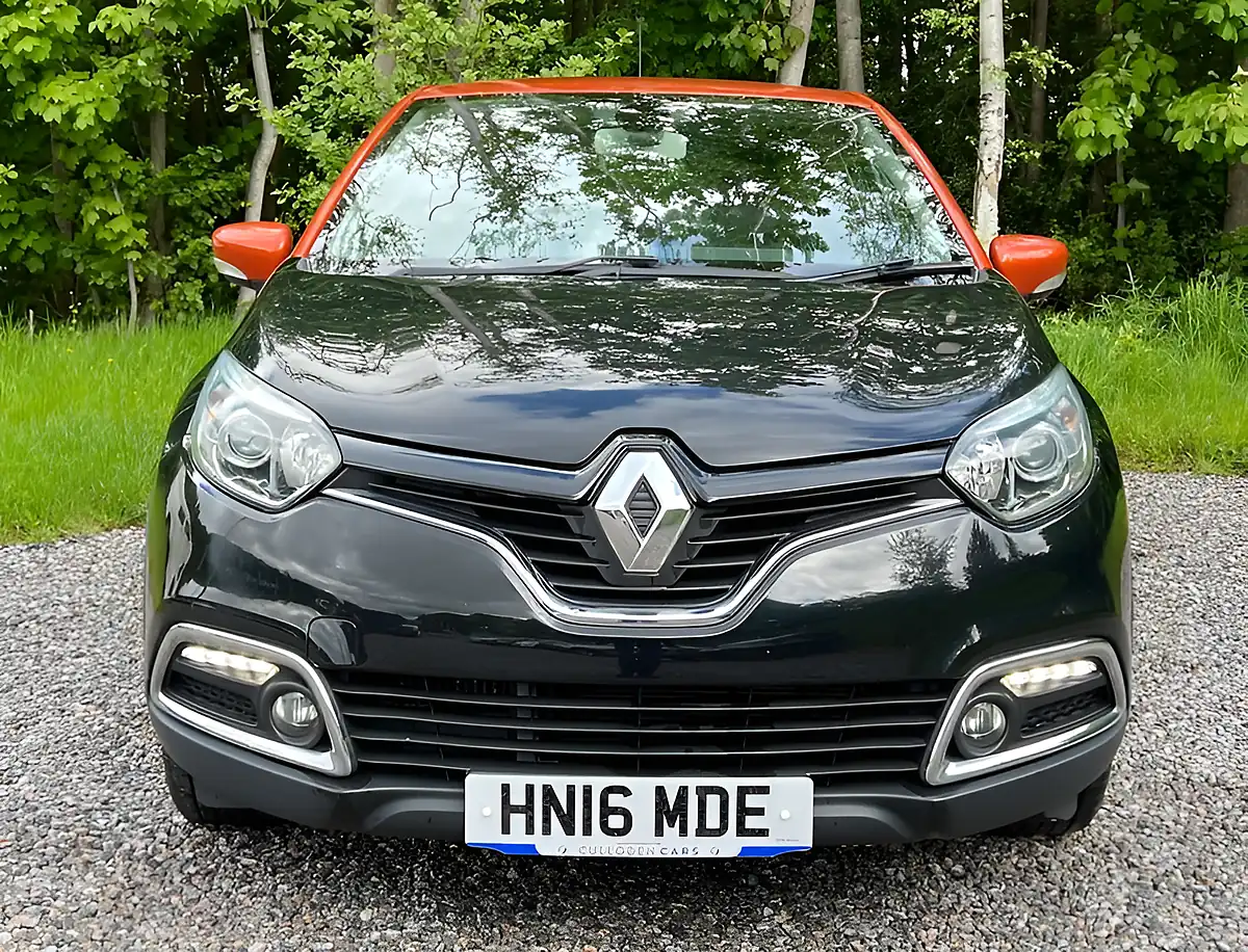 Used 2016 Renault Captur Dynamique Nav Diamond Black - Interior and Exterior details 8