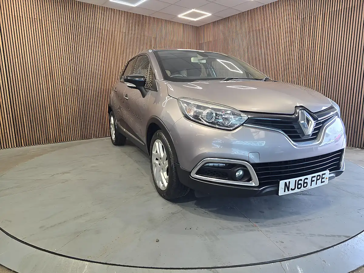 Used 2016 Renault Captur Dynamique Nav Grey - Front View