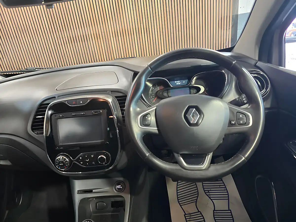 Used 2016 Renault Captur Dynamique Nav Grey - Interior and Exterior details 10