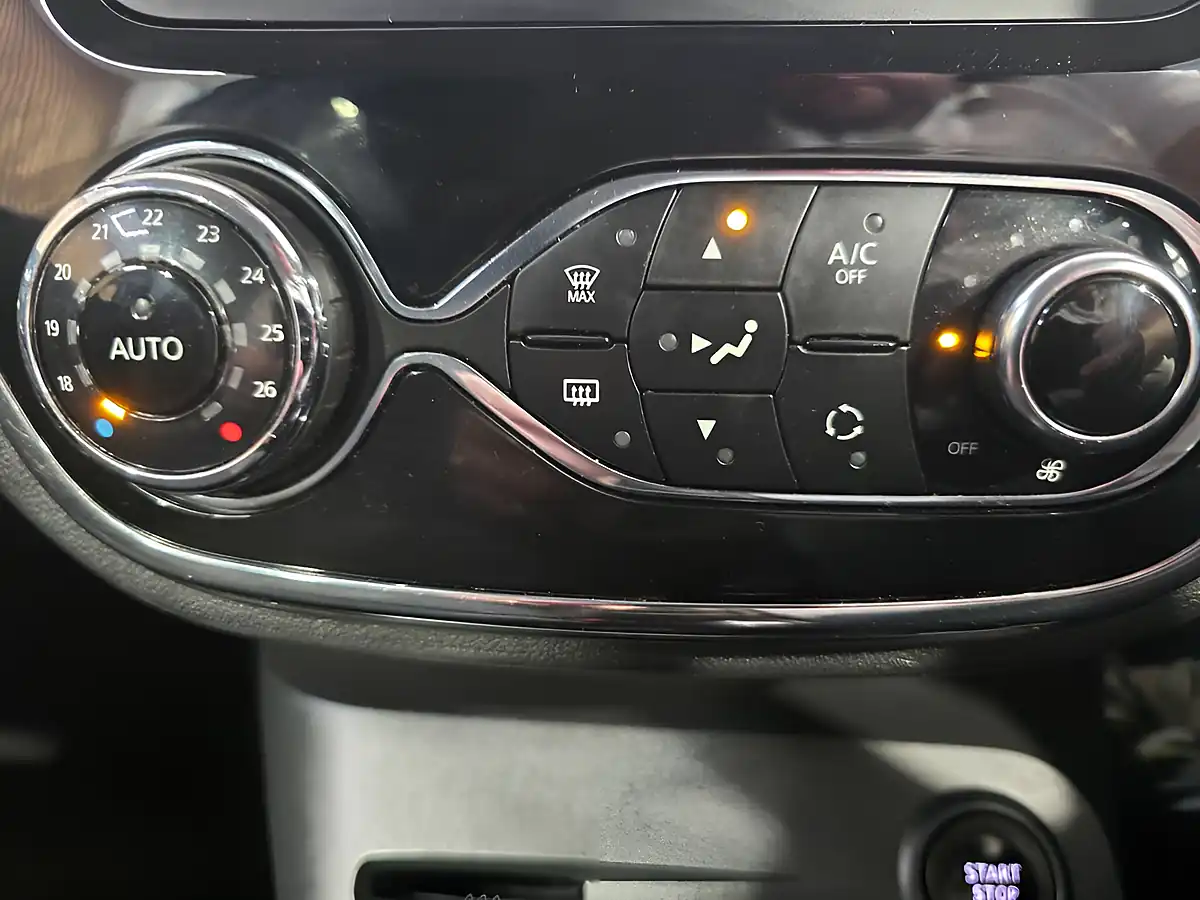 Used 2016 Renault Captur Dynamique Nav Grey - Interior and Exterior details 13