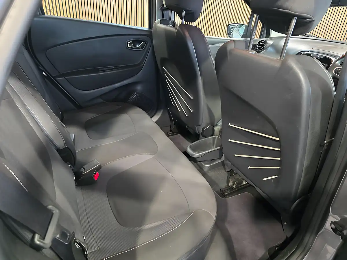 Used 2016 Renault Captur Dynamique Nav Grey - Interior and Exterior details 15
