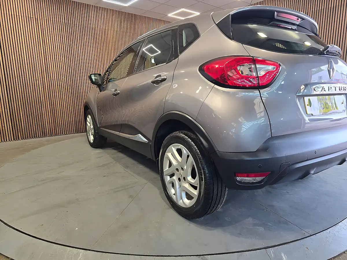 Used 2016 Renault Captur Dynamique Nav Grey - Interior and Exterior details 5