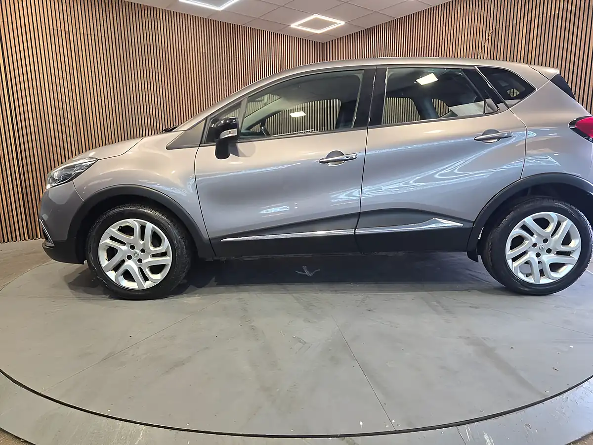 Used 2016 Renault Captur Dynamique Nav Grey - Interior and Exterior details 6
