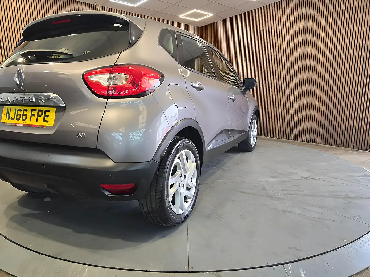 Used 2016 Renault Captur Dynamique Nav Grey - Interior and Exterior details 9