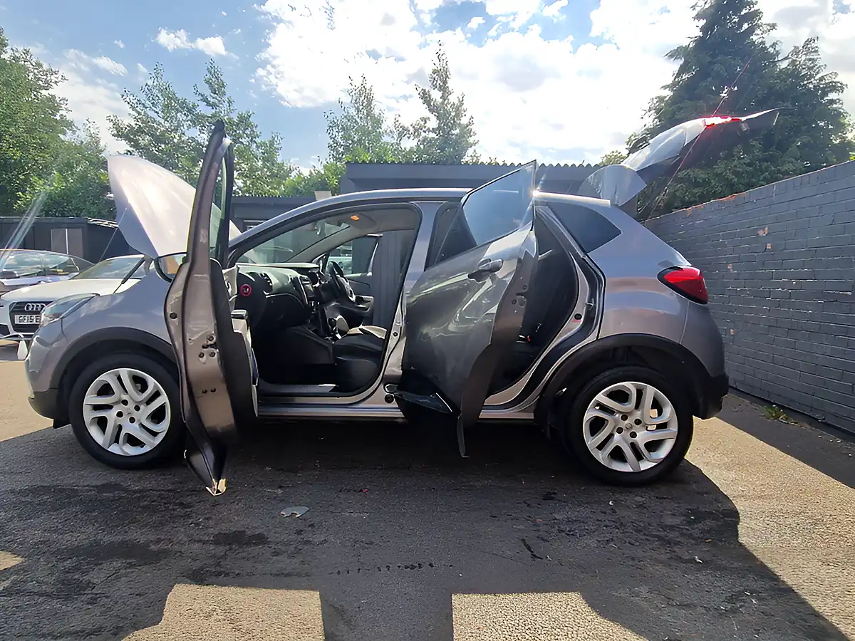Used 2016 Renault Captur Dynamique Nav Grey - Interior and Exterior details 10