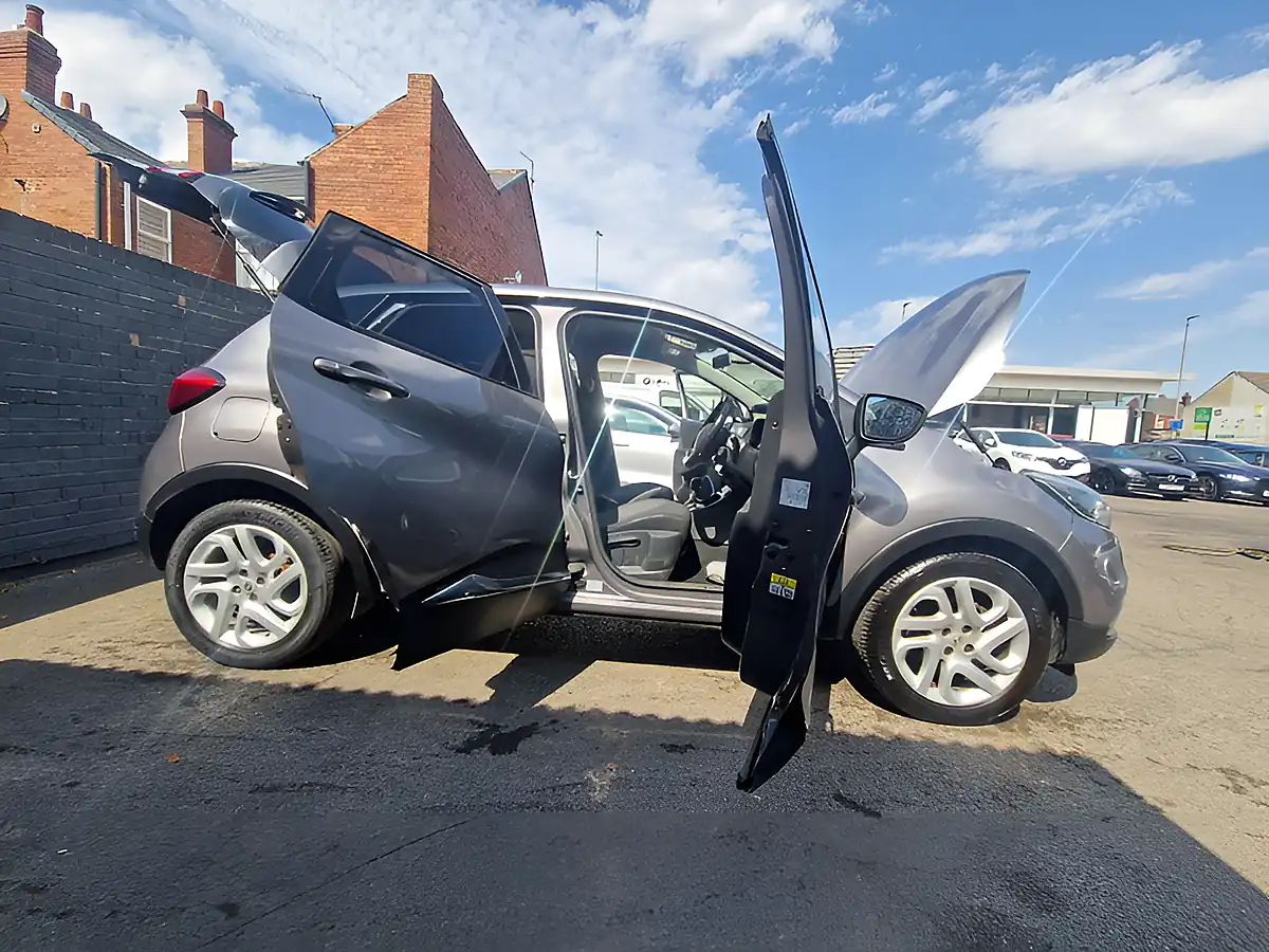 Used 2016 Renault Captur Dynamique Nav Grey - Interior and Exterior details 12