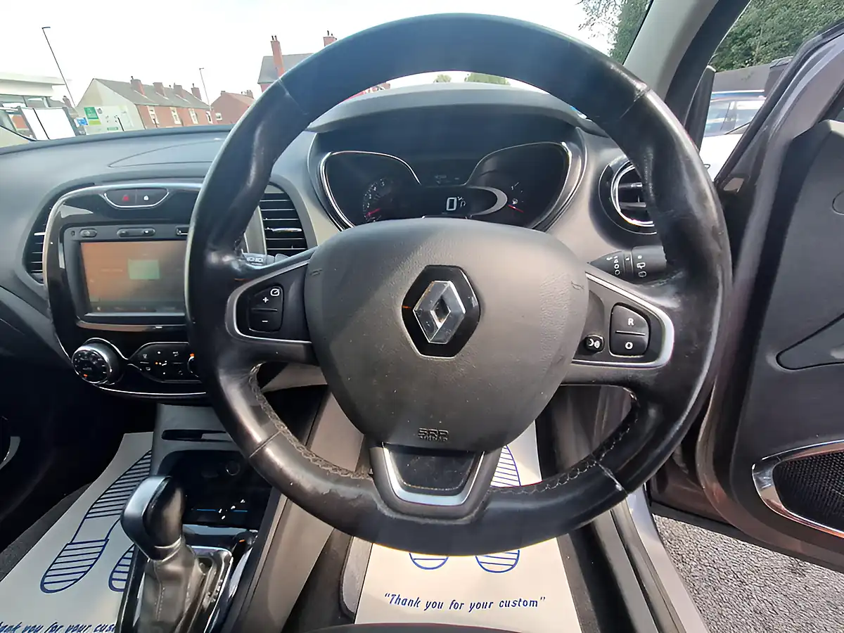 Used 2016 Renault Captur Dynamique Nav Grey - Interior and Exterior details 18