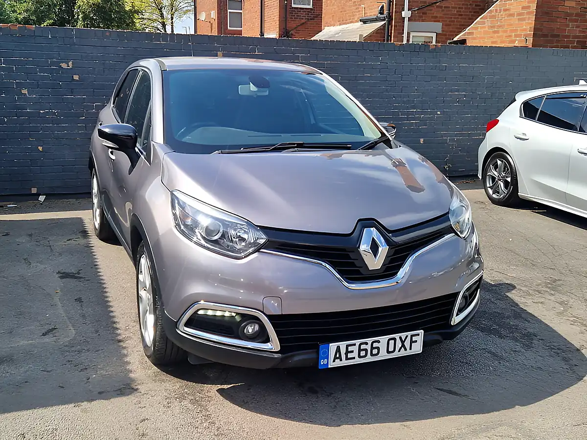 Used 2016 Renault Captur Dynamique Nav Grey - Interior and Exterior details 2