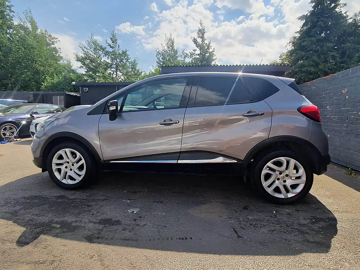 Used 2016 Renault Captur Dynamique Nav Grey - Interior and Exterior details 5