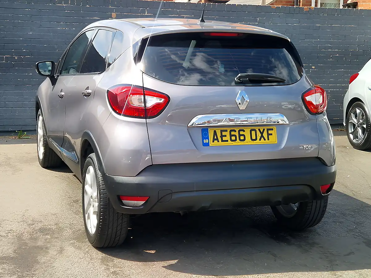 Used 2016 Renault Captur Dynamique Nav Grey - Interior and Exterior details 7