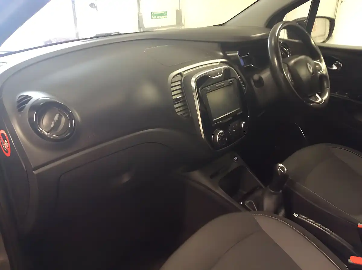Used 2016 Renault Captur Dynamique Nav Grey - Interior and Exterior details 10