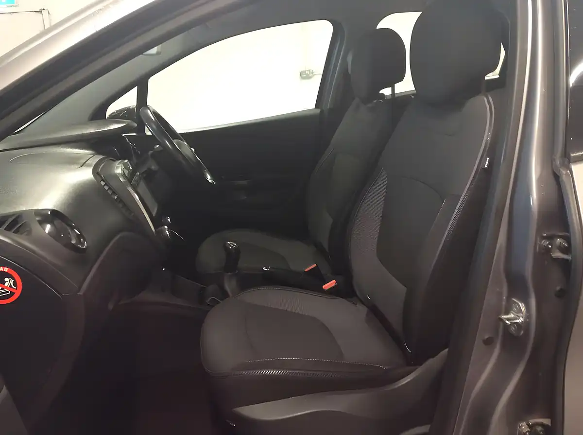 Used 2016 Renault Captur Dynamique Nav Grey - Interior and Exterior details 11