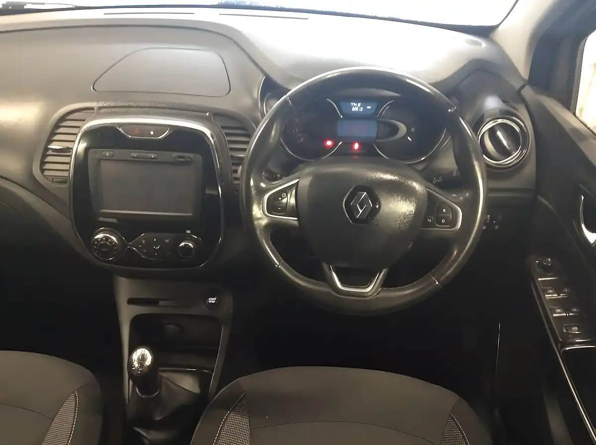 Used 2016 Renault Captur Dynamique Nav Grey - Interior and Exterior details 9
