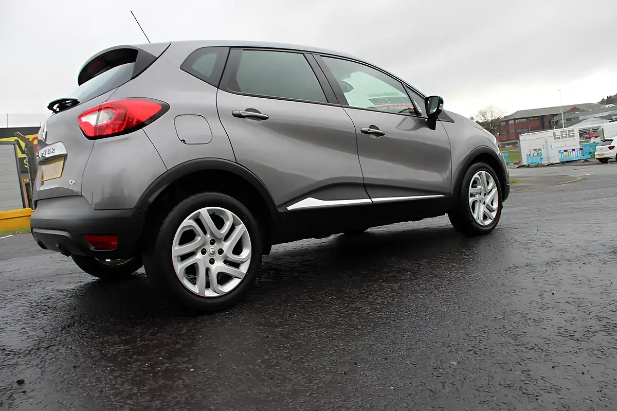 Used 2016 Renault Captur Dynamique Nav Grey - Interior and Exterior details 13