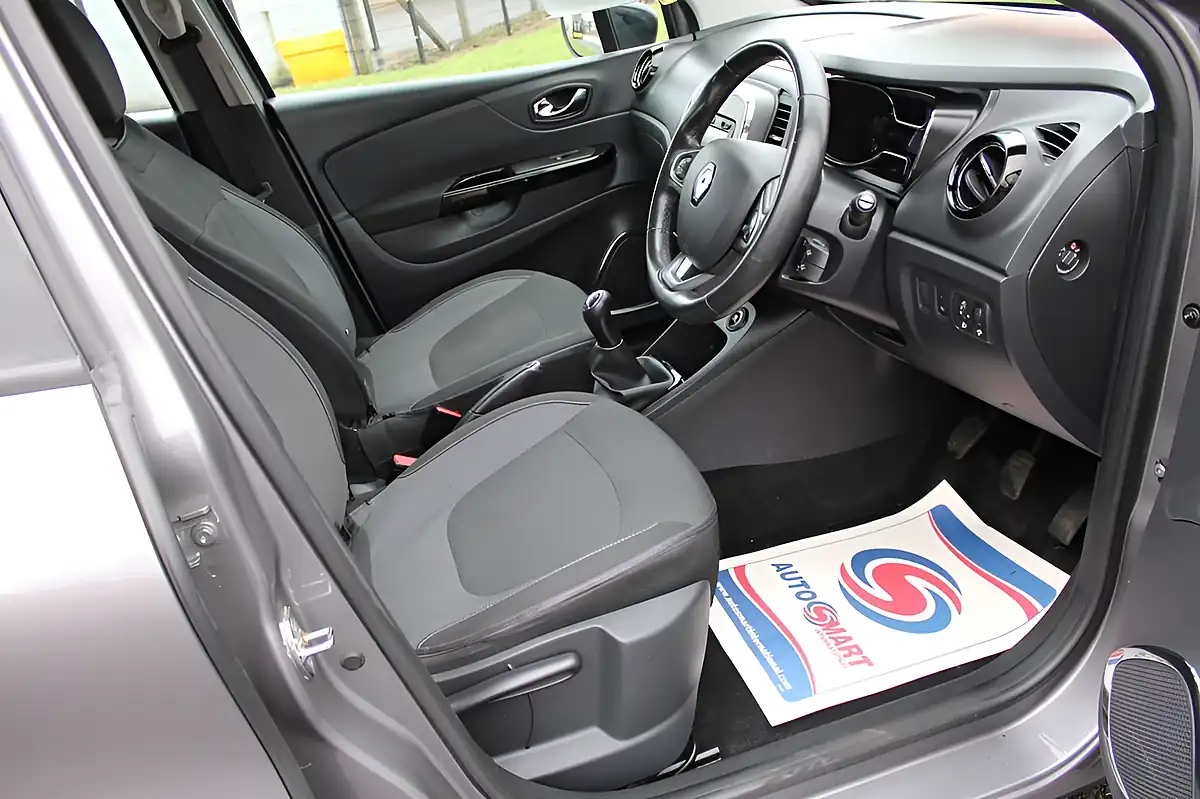 Used 2016 Renault Captur Dynamique Nav Grey - Interior and Exterior details 16