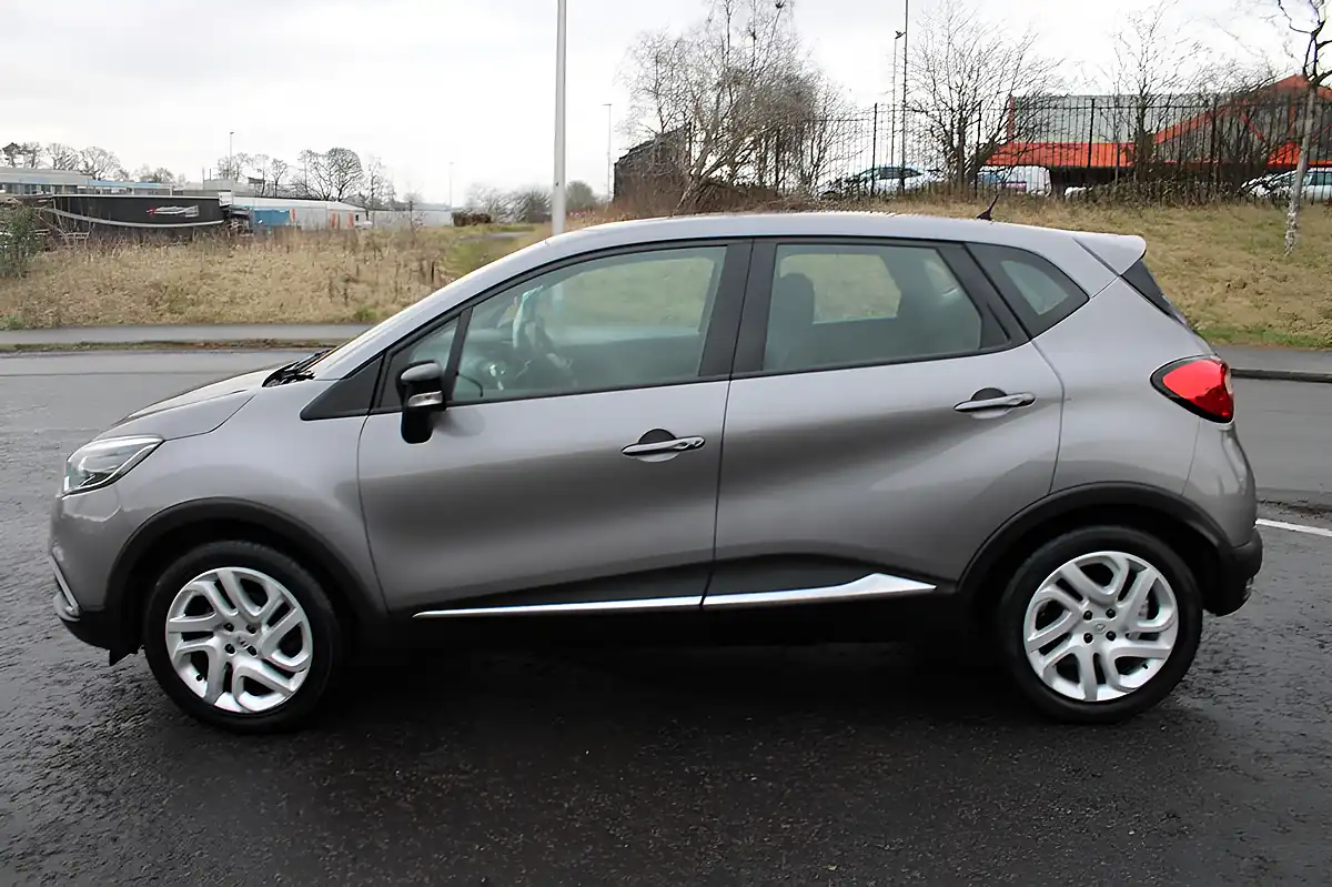 Used 2016 Renault Captur Dynamique Nav Grey - Interior and Exterior details 2