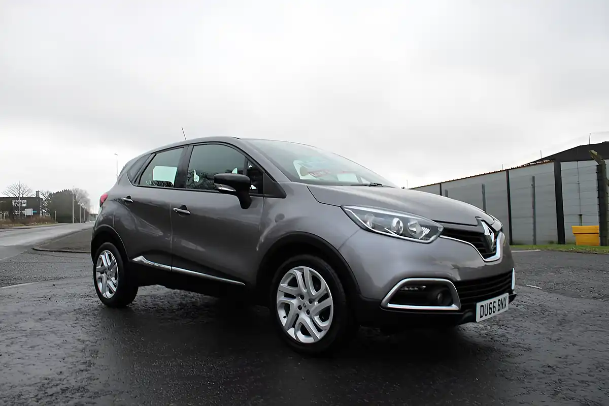 Used 2016 Renault Captur Dynamique Nav Grey - Interior and Exterior details 3