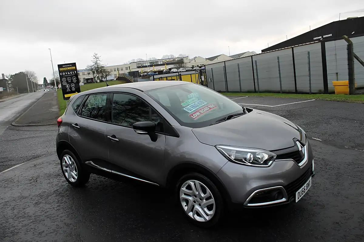 Used 2016 Renault Captur Dynamique Nav Grey - Interior and Exterior details 4