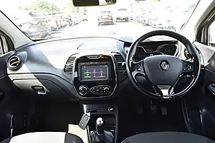 Used 2016 Renault Captur Dynamique Nav Oyster Grey - Interior and Exterior details 14