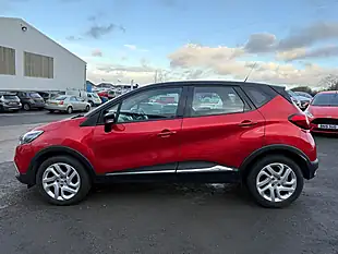 Used 2016 Renault Captur Dynamique Nav Red - Interior and Exterior details 10