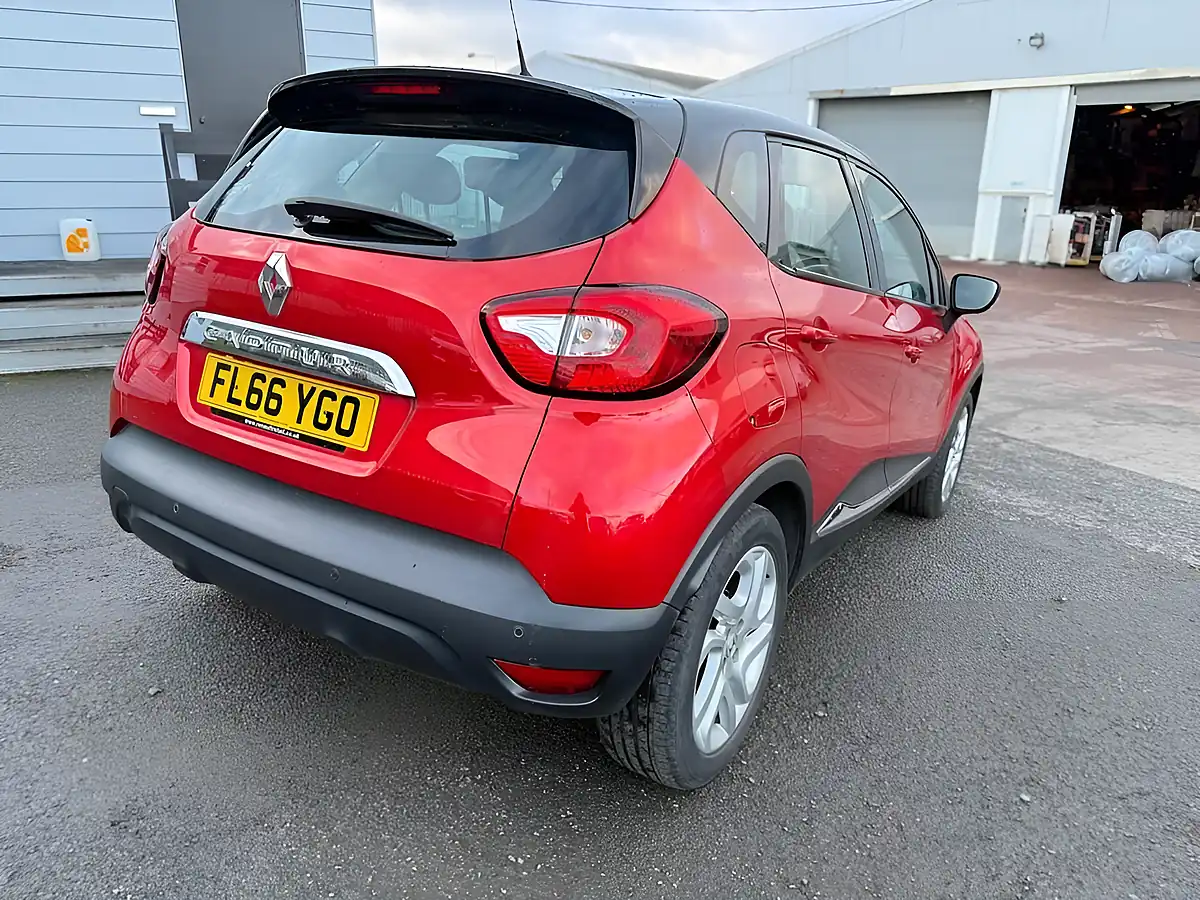 Used 2016 Renault Captur Dynamique Nav Red - Interior and Exterior details 11