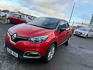 Used 2016 Renault Captur Dynamique Nav Red - Interior and Exterior details 15